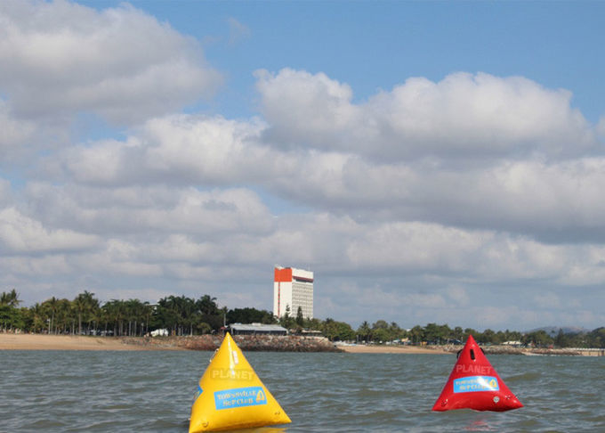 Hot Air Welding UV Resistant Triangle Shape Floating Triathlon Water Race Inflatable Marker Buoy
